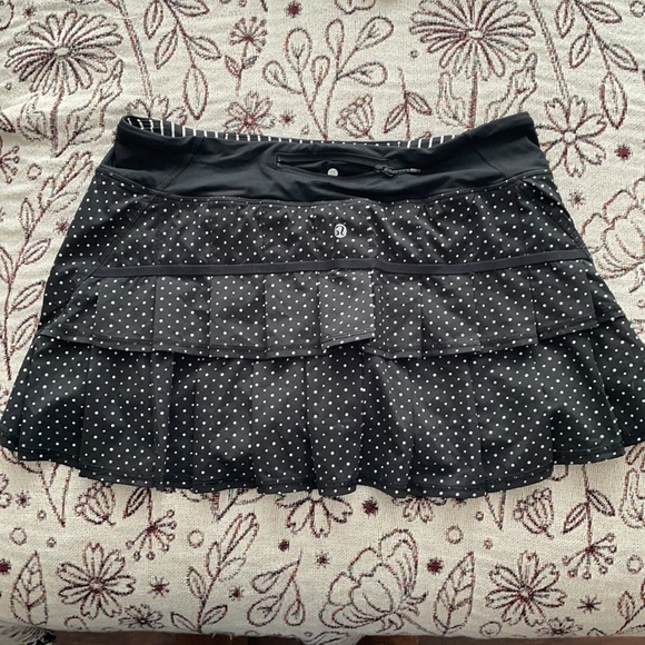 Rare Lululemon running skort NWOT. #56 - Picture 2 of 5